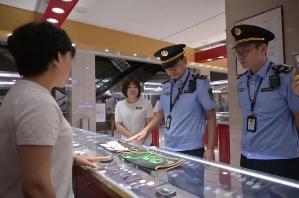配资知识网站 胖东来官网“已关闭”！许昌对胖东来玉石开展检查，结果公布：合规！